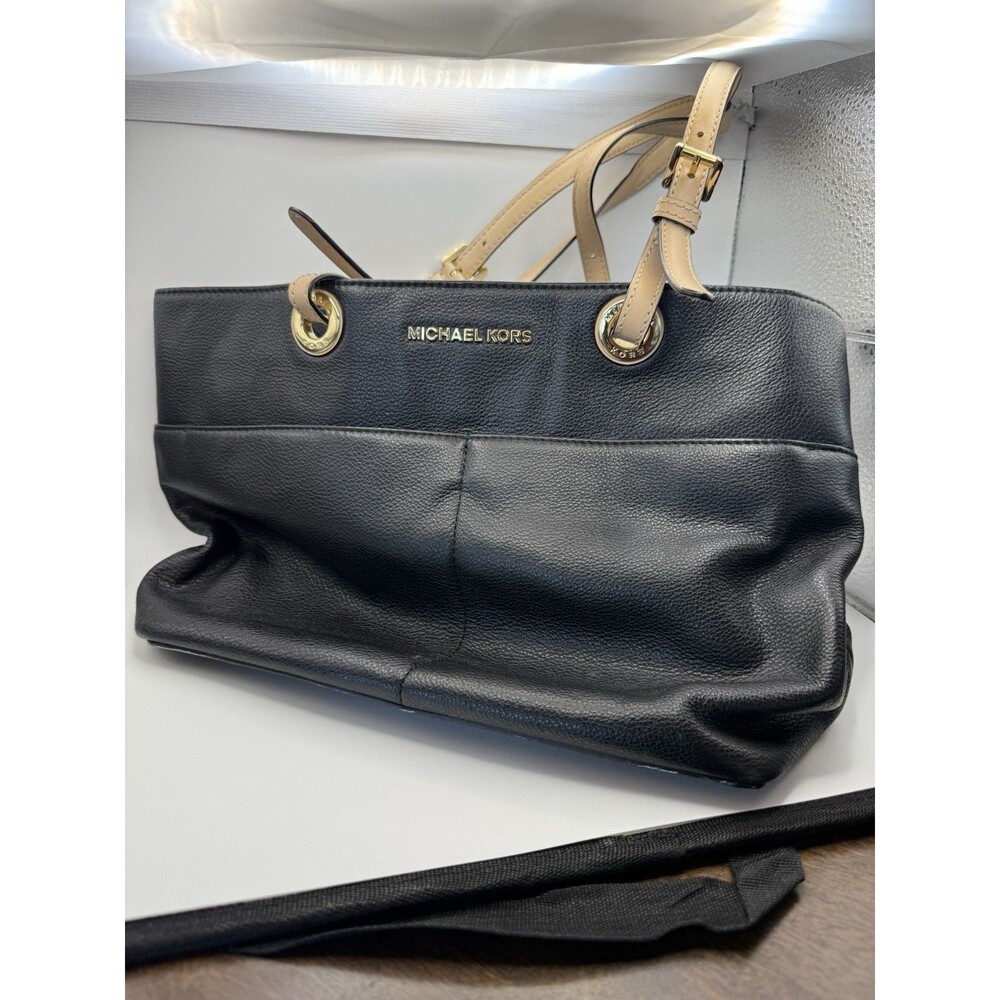 Michael Kors Medium Jet Set Black Pebbled Leather Tote.